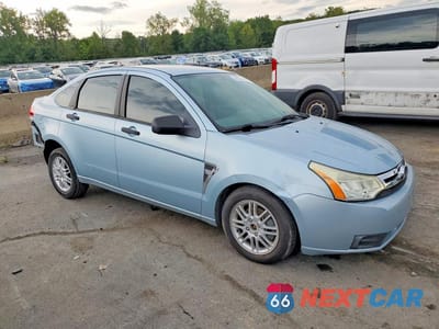 Czwarte zdjęcie samochodu z boku: 2008 FORD FOCUS SE VIN:1FAHP35N78W264643 - miniatura