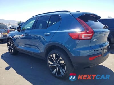 Drugie zdjęcie samochodu z przodu: 2023 VOLVO XC40 PLUS VIN:YV4L12UW9P2071150 - miniatura