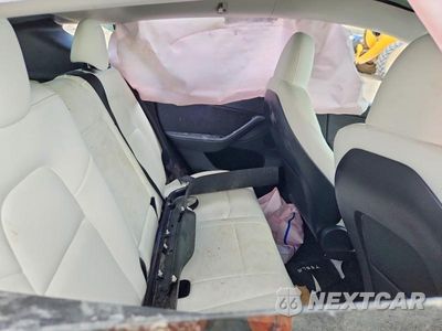Zdjęcie 10 z 12 samochodu: 2023 TESLA MODEL Y VIN:7SAYGDEF1PF712860 - miniatura