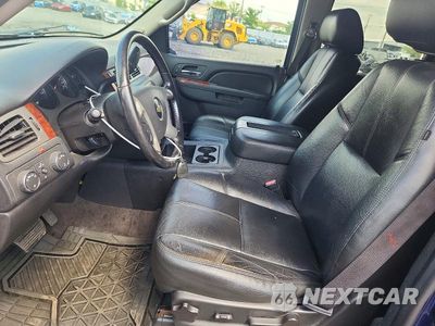 Zdjęcie 7 z 13 samochodu: 2012 CHEVROLET SUBURBAN K1500 LT VIN:1GNSKJE74CR297229 - miniatura