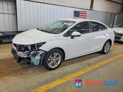 2019 CHEVROLET CRUZE LS 1G1BC5SM7K7136707 - główne zdjęcie licytacji z USA - miniatura