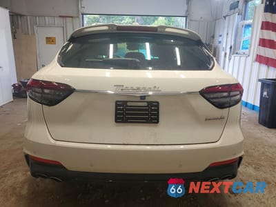 Zdjęcie 6 z 13 samochodu: 2022 MASERATI LEVANTE MODENA VIN:ZN661YUM8NX398445 - miniatura