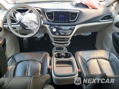 Zdjęcie 8 z 13 samochodu: 2017 CHRYSLER PACIFICA EHYBRID PLATINUM VIN:2C4RC1N77HR798329 - miniatura