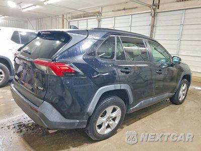 Trzecie zdjęcie samochodu z tyłu: 2019 TOYOTA RAV4 XLE VIN:2T3W1RFV8KW014385 - miniatura