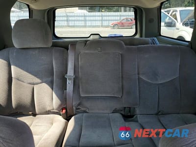 Zdjęcie 10 z 13 samochodu: 2005 GMC YUKON VIN:1GKEK13T85R104898 - miniatura