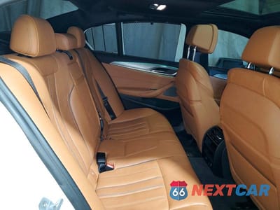 Zdjęcie 10 z 13 samochodu: 2019 BMW M550XI VIN:WBAJB9C51KB287766 - miniatura