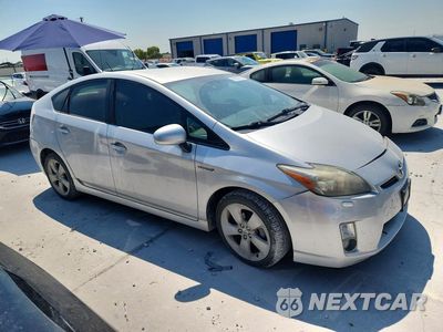 Czwarte zdjęcie samochodu z boku: 2010 TOYOTA PRIUS V VIN:JTDKN3DU1A0195116 - miniatura