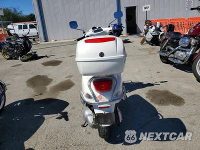 Czwarte zdjęcie samochodu z boku: 2009 VESPA LX 150 VIN:ZAPM448F095602725 - miniatura