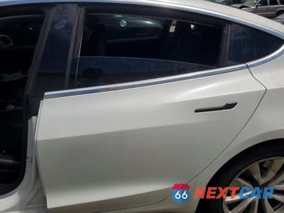 Zdjęcie 10 z 12 samochodu: 2018 TESLA MODEL 3 VIN:5YJ3E1EB4JF117792 - miniatura