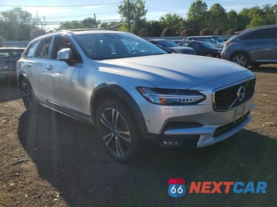 Czwarte zdjęcie samochodu z boku: 2018 VOLVO V90 CROSS COUNTRY T5 MOMENTUM VIN:YV4102NK9J1013655 - miniatura