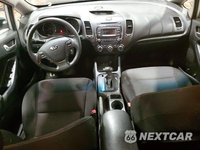 Zdjęcie 8 z 13 samochodu: 2017 KIA FORTE LX VIN:3KPFK4A70HE107060 - miniatura