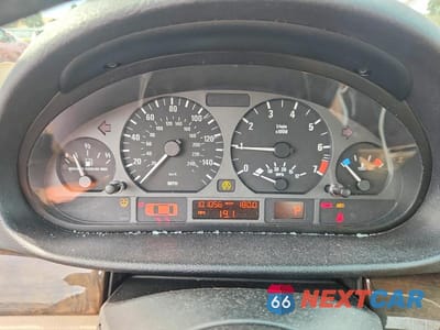 Zdjęcie 9 z 12 samochodu: 2002 BMW 325 I VIN:WBAEV33482KL76862 - miniatura