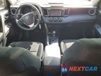 Zdjęcie 8 z 13 samochodu: 2018 TOYOTA RAV4 LE VIN:JTMZFREV8JJ183125 - miniatura