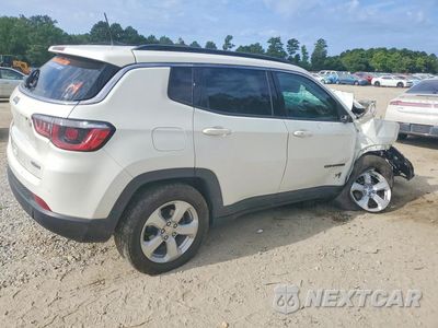Trzecie zdjęcie samochodu z tyłu: 2020 JEEP COMPASS LATITUDE VIN:3C4NJDBB7LT101620 - miniatura