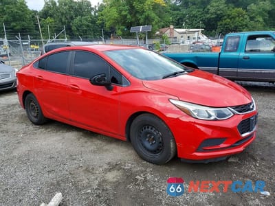 Czwarte zdjęcie samochodu z boku: 2018 CHEVROLET CRUZE LS VIN:1G1BC5SM0J7156943 - miniatura