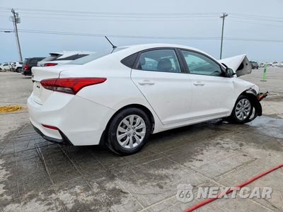 Trzecie zdjęcie samochodu z tyłu: 2020 HYUNDAI ACCENT SE VIN:3KPC24A62LE120024 - miniatura