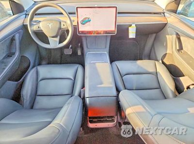 Zdjęcie 8 z 14 samochodu: 2025 TESLA MODEL Y VIN:7SAYGDEE3SA359955 - miniatura
