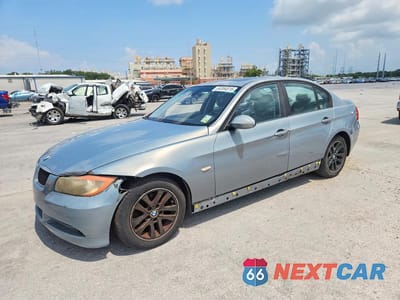 2006 BMW 325 I WBAVB13556KX42076 - główne zdjęcie licytacji z USA - miniatura
