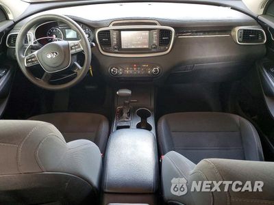 Zdjęcie 8 z 13 samochodu: 2019 KIA SORENTO LX VIN:5XYPG4A35KG555095 - miniatura