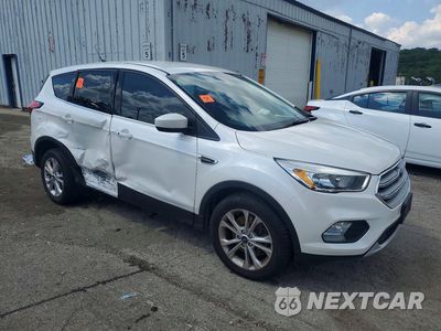 Czwarte zdjęcie samochodu z boku: 2019 FORD ESCAPE SE VIN:1FMCU9GD8KUB93052 - miniatura