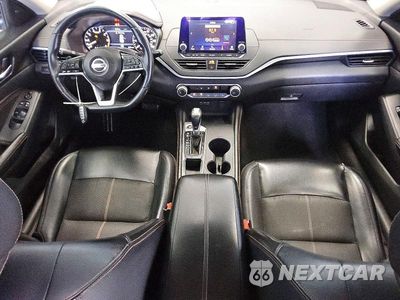 Zdjęcie 8 z 12 samochodu: 2019 NISSAN ALTIMA SR VIN:1N4BL4CVXKC175166 - miniatura