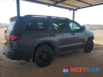 Trzecie zdjęcie samochodu z tyłu: 2018 TOYOTA SEQUOIA TRD SPORT VIN:5TDBY5G11JS158651 - miniatura