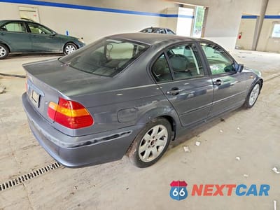 Trzecie zdjęcie samochodu z tyłu: 2002 BMW 325 I VIN:WBAET37492NJ21457 - miniatura