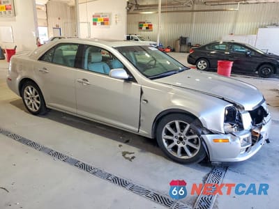 Czwarte zdjęcie samochodu z boku: 2007 CADILLAC STS VIN:1G6DW677470121889 - miniatura