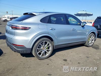 Trzecie zdjęcie samochodu z tyłu: 2022 PORSCHE CAYENNE E HYBRID COUPE VIN:WP1BE2AY8NDA51058 - miniatura