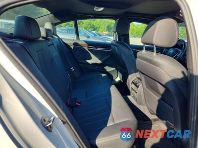 Zdjęcie 10 z 12 samochodu: 2021 BMW 530 XI VIN:WBA13BJ04MWW99171 - miniatura