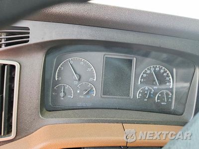 Zdjęcie 9 z 14 samochodu: 2019 FREIGHTLINER CASCADIA 126