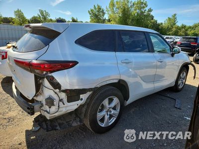 Trzecie zdjęcie samochodu z tyłu: 2023 TOYOTA HIGHLANDER LE VIN:5TDKDRAH4PS021267 - miniatura