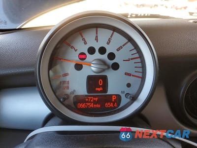 Zdjęcie 9 z 12 samochodu: 2010 MINI COOPER VIN:WMWMF3C51ATZ66394 - miniatura