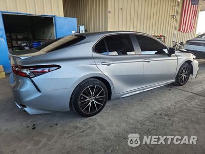 Trzecie zdjęcie samochodu z tyłu: 2021 TOYOTA CAMRY SE VIN:4T1G11AK1MU471134 - miniatura
