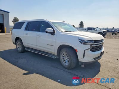 Czwarte zdjęcie samochodu z boku: 2023 CHEVROLET SUBURBAN K1500 LT VIN:1GNSKCKD3PR173299 - miniatura