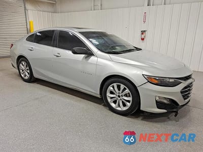 Czwarte zdjęcie samochodu z boku: 2021 CHEVROLET MALIBU LT VIN:1G1ZD5ST5MF006842 - miniatura