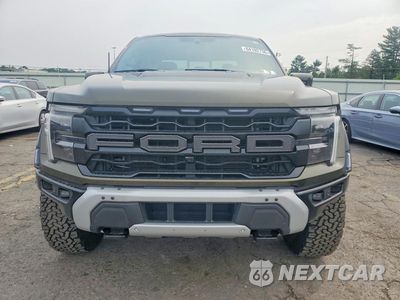 Piąte zdjęcie samochodu w środku: 2025 FORD F150 RAPTOR VIN:1FTFW1RG0SFA54459 - miniatura