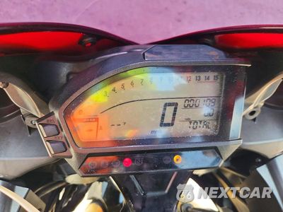 Zdjęcie 7 z 9 samochodu: 2015 HONDA CBR1000 RR VIN:JH2SC594XFK700132 - miniatura