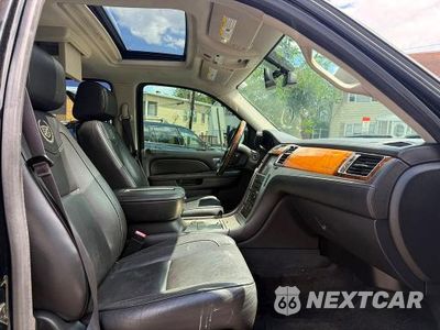 Zdjęcie 8 z 12 samochodu: 2014 CADILLAC ESCALADE PLATINUM VIN:1GYS4DEF4ER228078 - miniatura