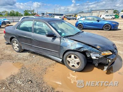 Czwarte zdjęcie samochodu z boku: 2000 HONDA ACCORD EX VIN:1HGCG1654YA064311 - miniatura