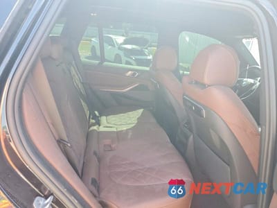 Zdjęcie 10 z 13 samochodu: 2025 BMW X5 XDRIVE50E VIN:5UX43EU04S9Z22865 - miniatura