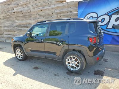 Drugie zdjęcie samochodu z przodu: 2022 JEEP RENEGADE LATITUDE VIN:ZACNJDB13NPN50470 - miniatura