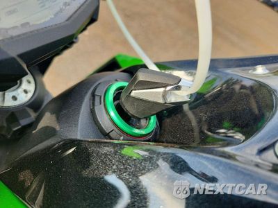 Zdjęcie 8 z 9 samochodu: 2015 KAWASAKI ZR1000 G VIN:JKAZRCG10FA005807 - miniatura