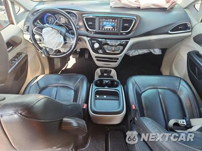 Zdjęcie 8 z 13 samochodu: 2019 CHRYSLER PACIFICA TOURING L VIN:2C4RC1BG5KR651163 - miniatura