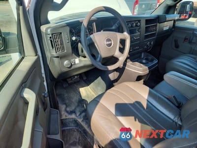 Zdjęcie 8 z 12 samochodu: 2019 GMC SAVANA BOX TRUCK VIN:1GDY7RFP3K1332191 - miniatura