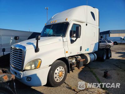2012 FREIGHTLINER CASCADIA SEMI TRUCK 1FUJGLBG7CLBR7775 - główne zdjęcie licytacji z USA - miniatura