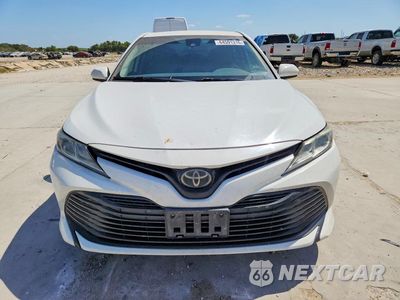 Piąte zdjęcie samochodu w środku: 2020 TOYOTA CAMRY LE VIN:4T1C11AK7LU324457 - miniatura