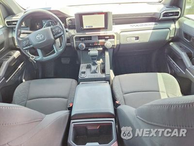Zdjęcie 8 z 12 samochodu: 2025 TOYOTA TACOMA SR VIN:3TYKD5HN3ST034495 - miniatura