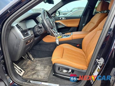 Zdjęcie 7 z 13 samochodu: 2023 BMW X6 M50I VIN:5UXCY8C02P9N57142 - miniatura