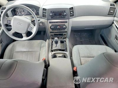 Zdjęcie 8 z 13 samochodu: 2007 JEEP GRAND CHEROKEE LAREDO VIN:1J8GR48K97C563938 - miniatura